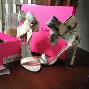 BETSY JOHNSON Bow tie ankle stiletto